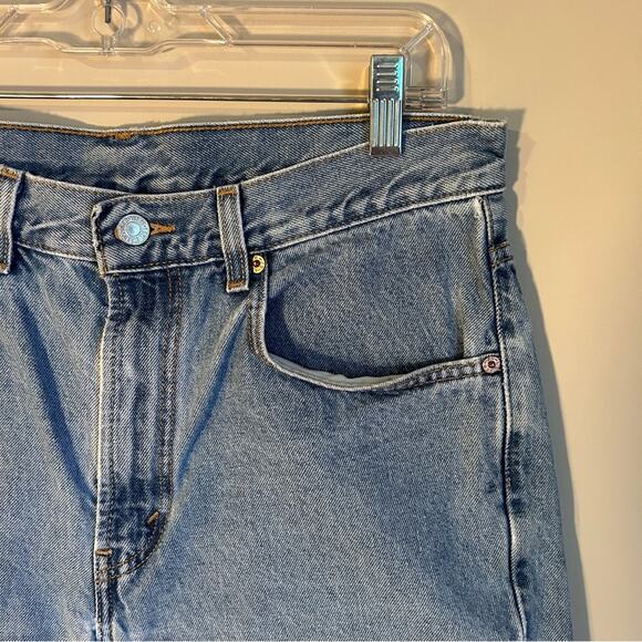 Levi’s Vintage 505 Regular Fit Light Wash 8-Inch Inseam Denim Shorts Size W32 - Picture 2 of 11